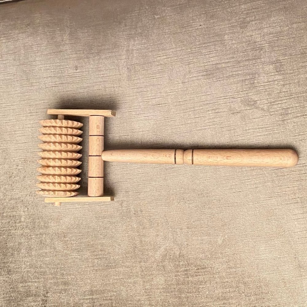 Wooden Hand Made Back Scratcher‎